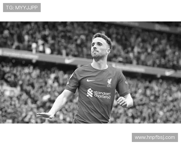 美国足球明星意外去世引发球迷哀悼与媒体广泛关注